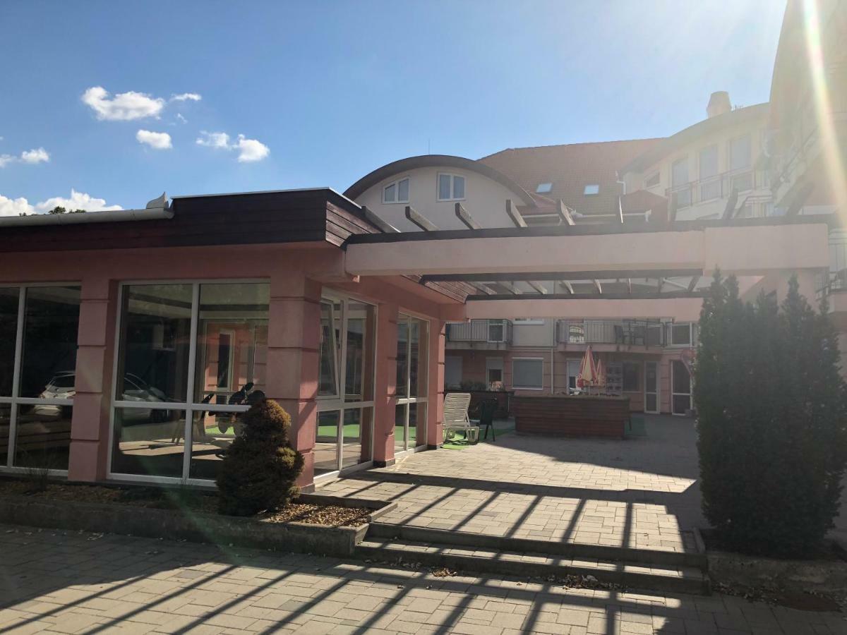 Rosemary Apartmanok, Rose, Lili, Mary1, Mary2 Hajduszoboszlo Exterior photo